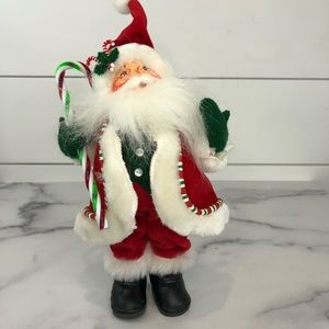 2005 Annalee Holiday Santa holding a candy cane